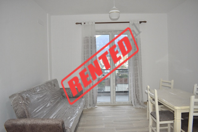 Apartament 2+1 me qira prane Spitalit Nene Teresa ne Tirane